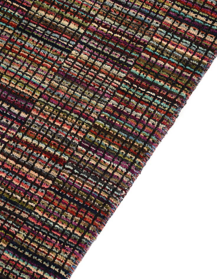 Detail image of  5' 5 x 8'  Hand Knotted Darya Wool Rug