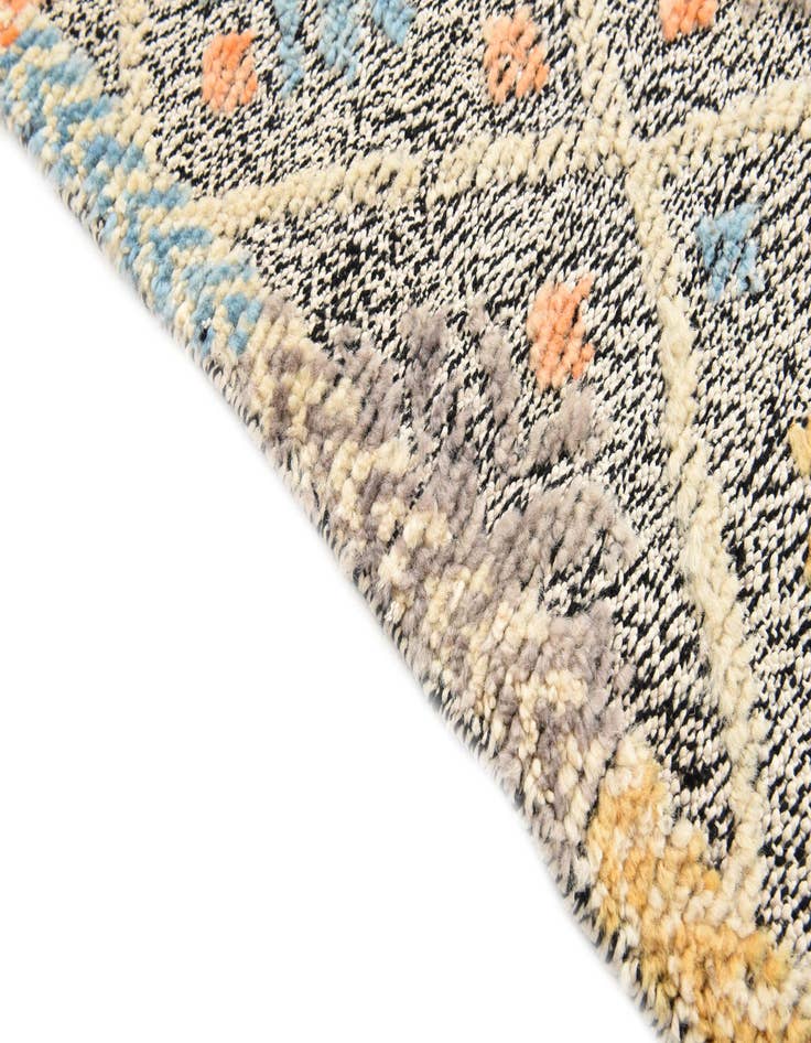 Detail image of  4' 11 x 7' 1  Hand Knotted Darya Wool Rug