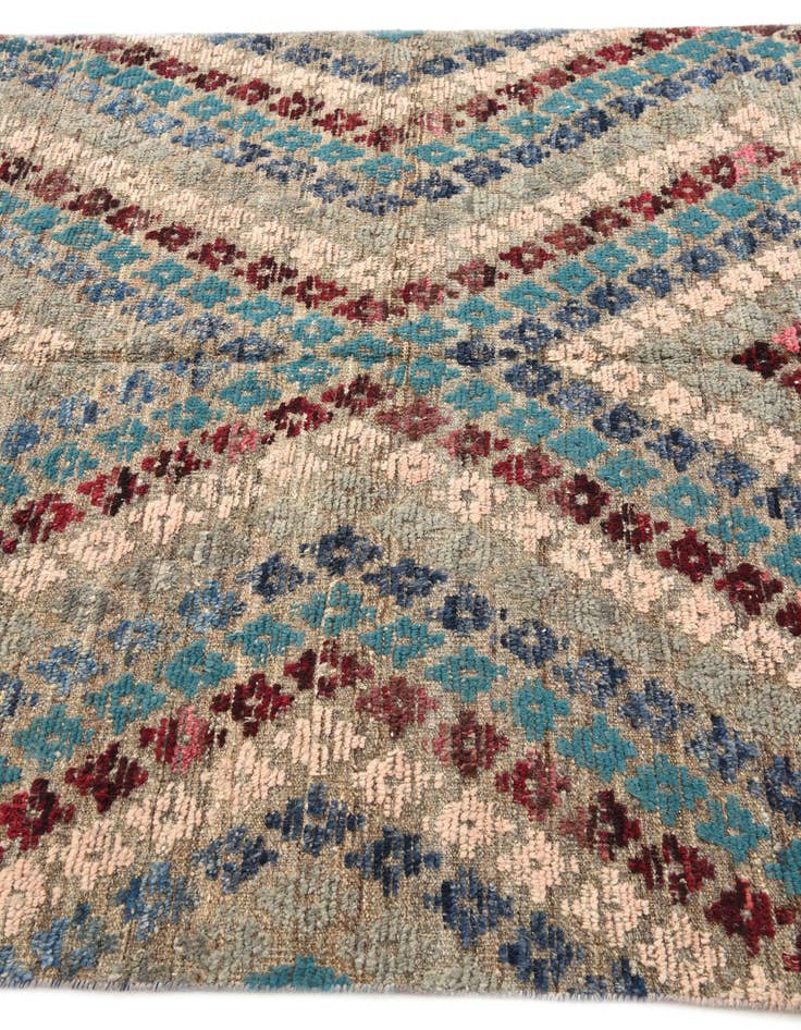 Detail image of  5' 6 x 8' 6  Hand Knotted Darya Wool Rug