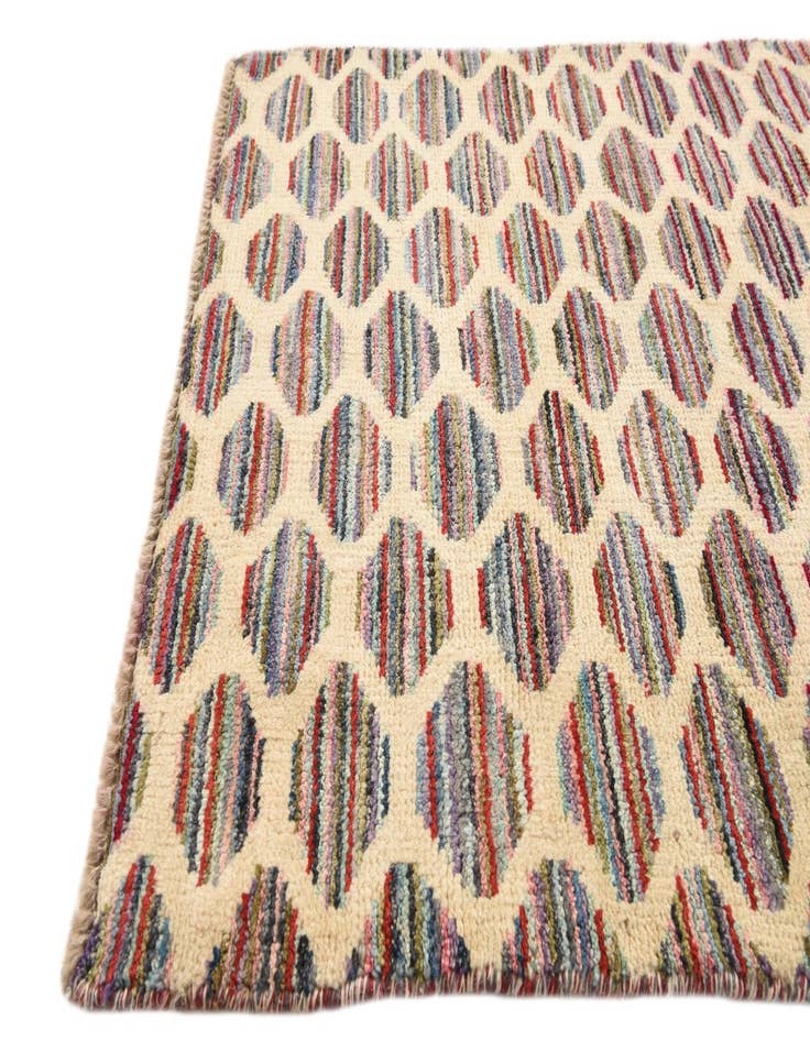 Detail image of  2' 10 x 3' 10  Hand Knotted Darya Wool Rug