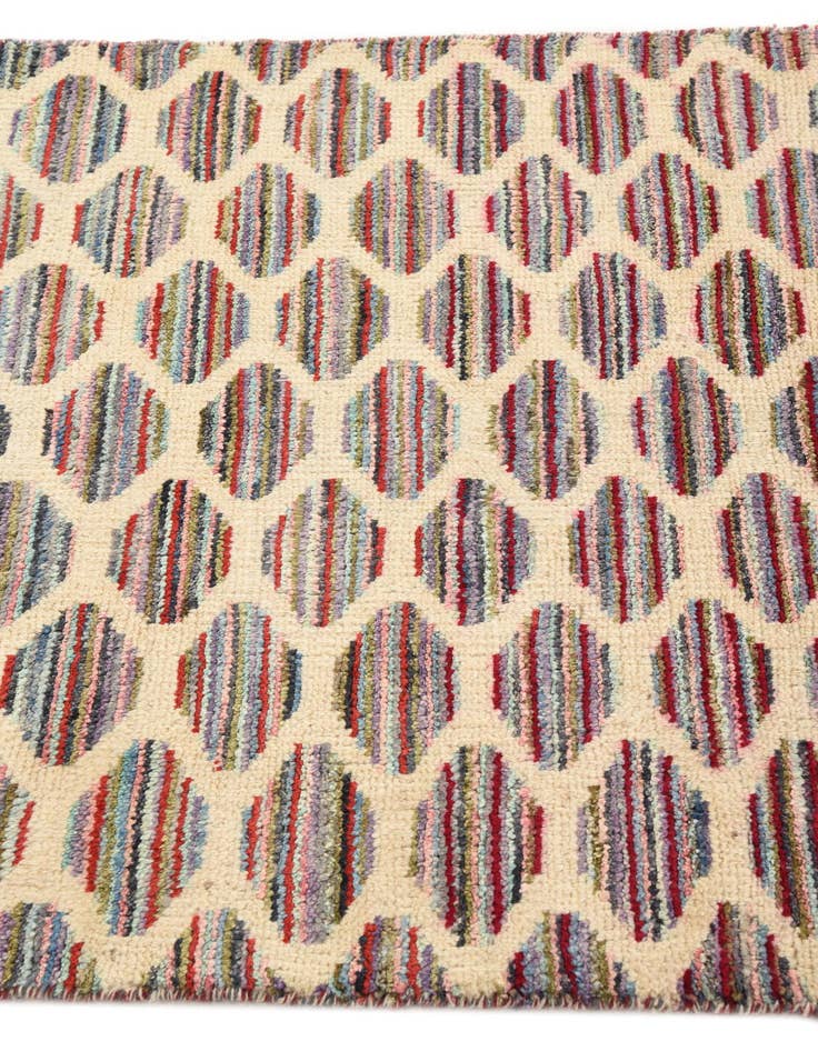 Detail image of  2' 10 x 3' 10  Hand Knotted Darya Wool Rug