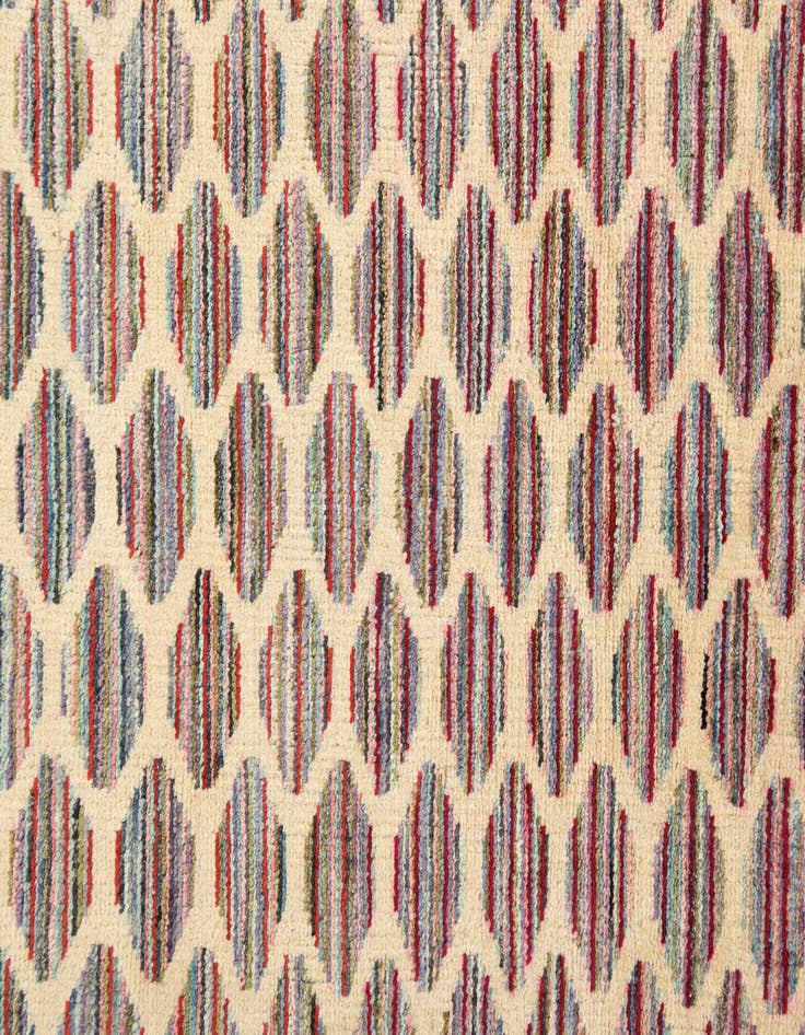 Detail image of  2' 10 x 3' 10  Hand Knotted Darya Wool Rug