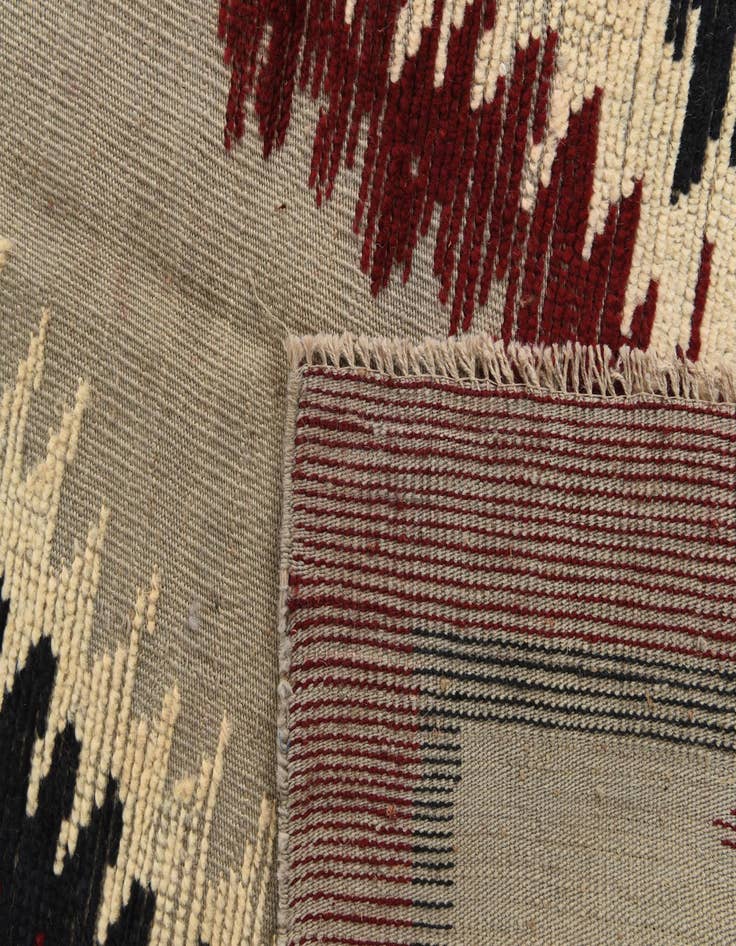 Detail image of  8' x 10' 5  Hand Knotted Darya Wool Rug