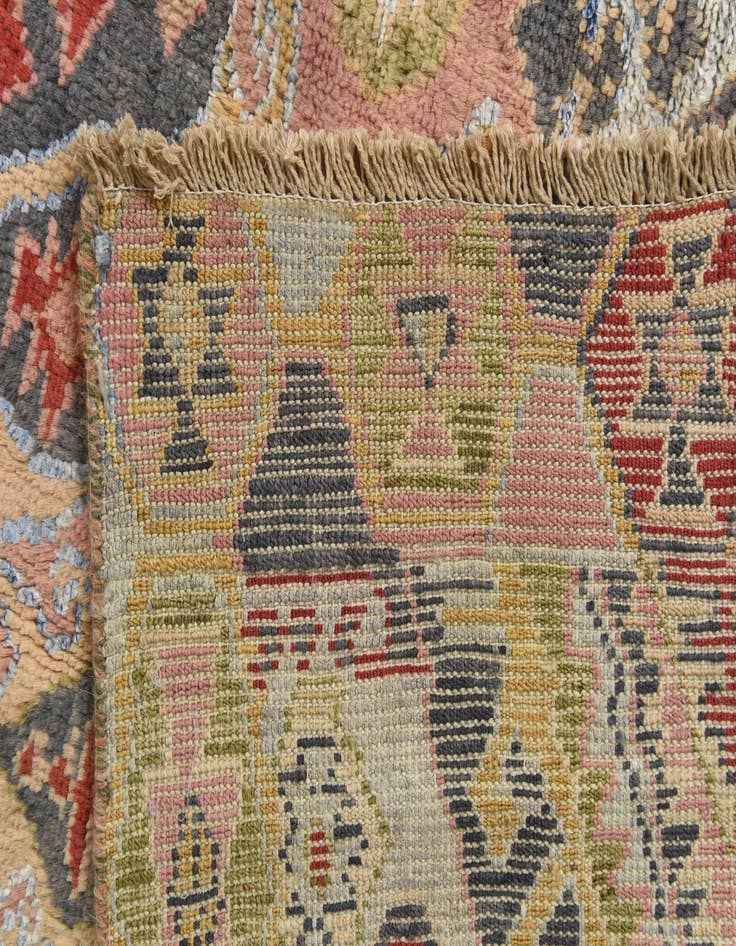 Detail image of  5' 4 x 7' 8  Hand Knotted Darya Rug
