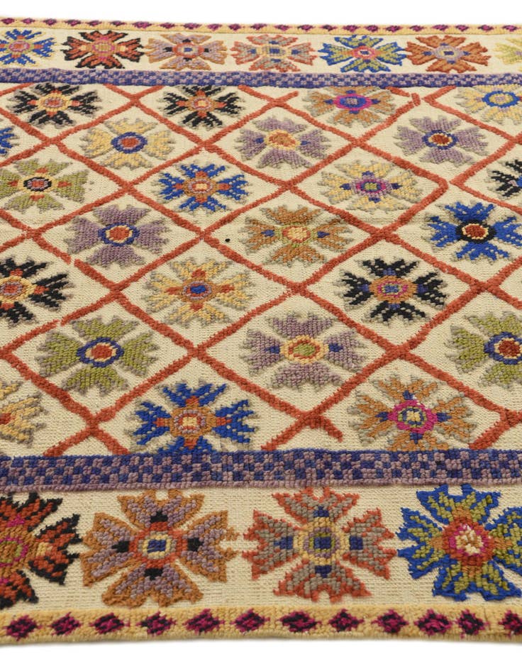 Detail image of  5' 7 x 8' 1  Hand Knotted Darya Wool Rug