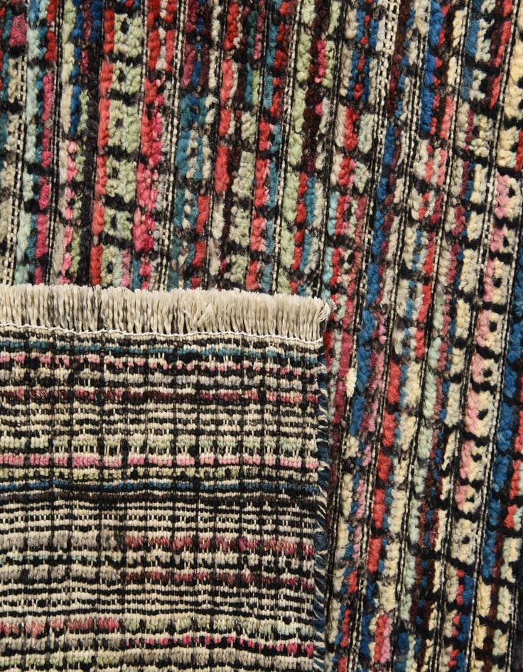 Detail image of  7' 8 x 10'  Hand Knotted Darya Wool Rug