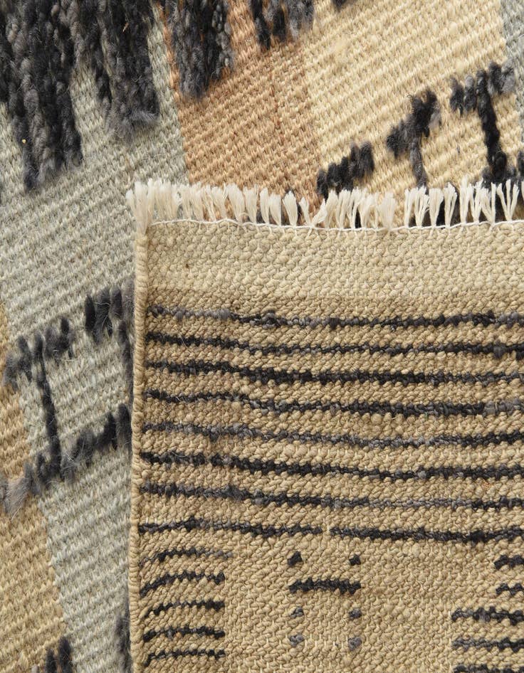 Detail image of  8' 2 x 10' 5  Hand Knotted Darya Wool Rug