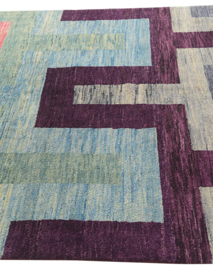 Detail image of  6' 6 x 9' 9  Hand Knotted Darya Wool Rug