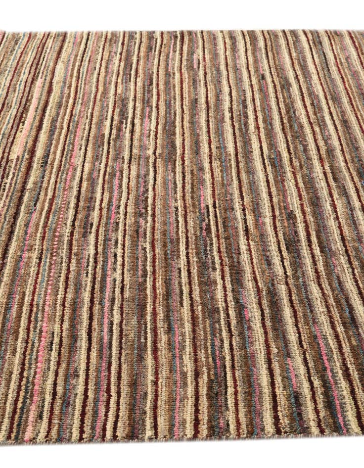Detail image of  6' 4 x 9' 11  Hand Knotted Darya Wool Rug