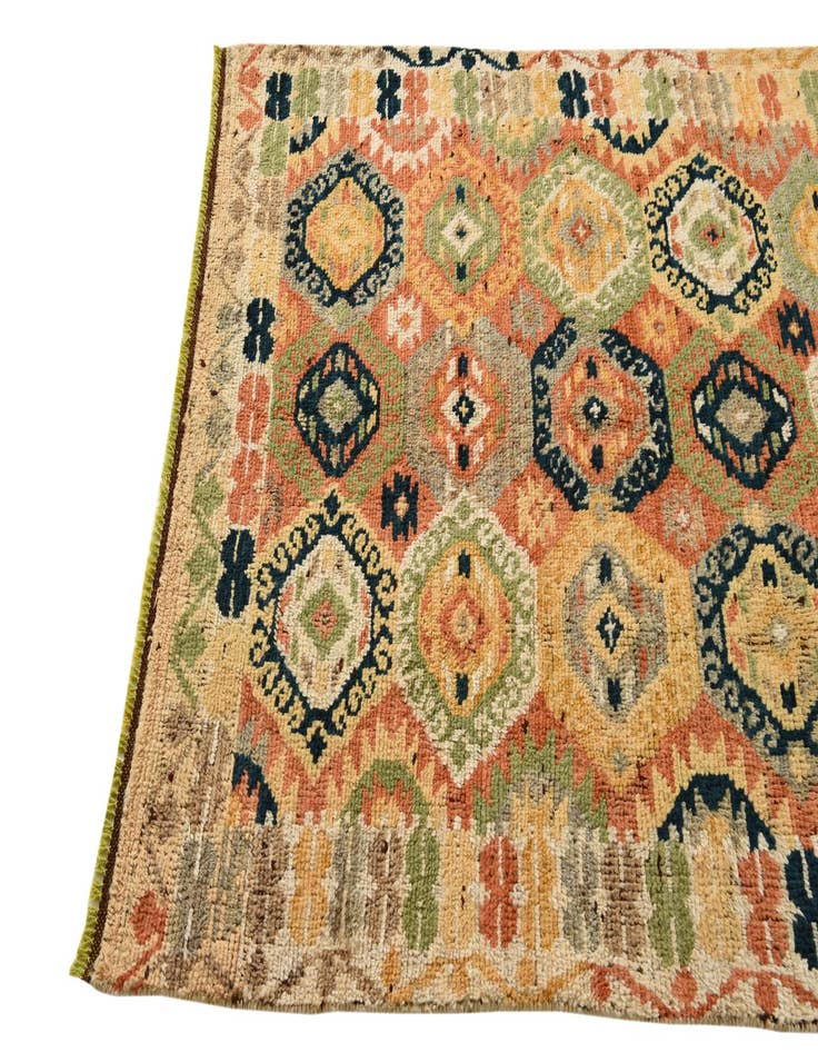 Detail image of 4' 2 x 5' 10 Hand Knotted Darya Wool Rug
