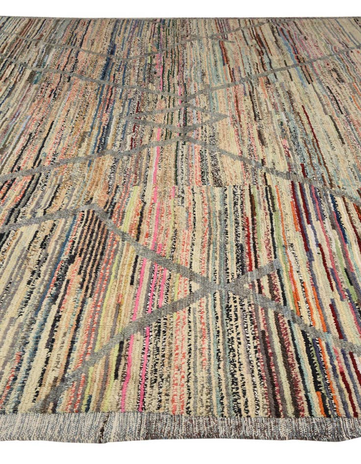 Detail image of  13' 6 x 20' 9  Hand Knotted Darya Wool Rug