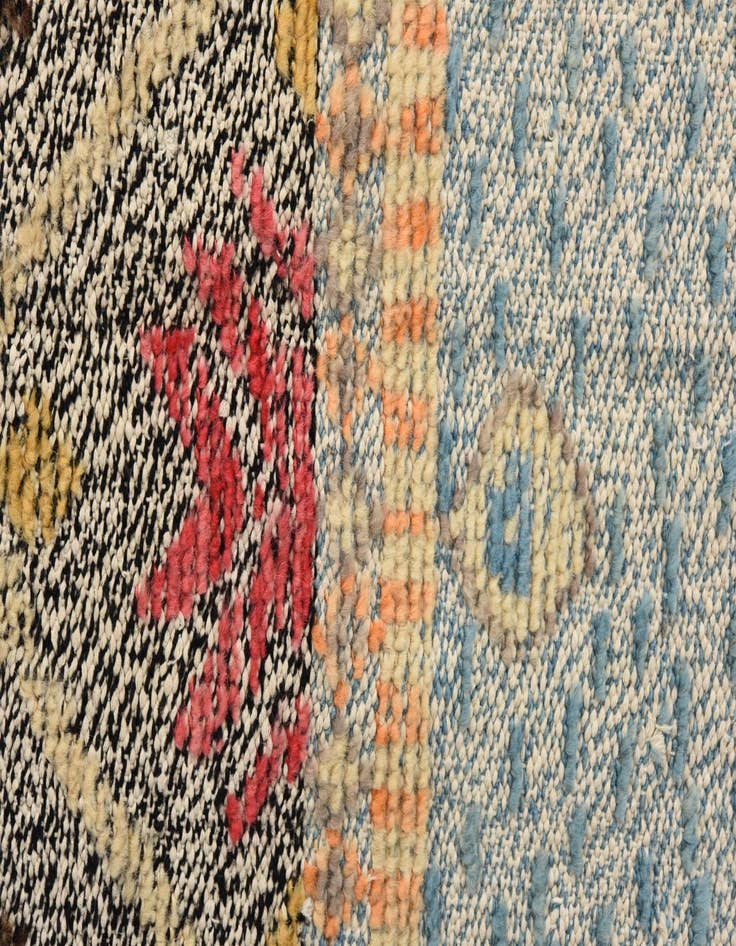 Detail image of  5' x 6' 10  Hand Knotted Darya Wool Rug