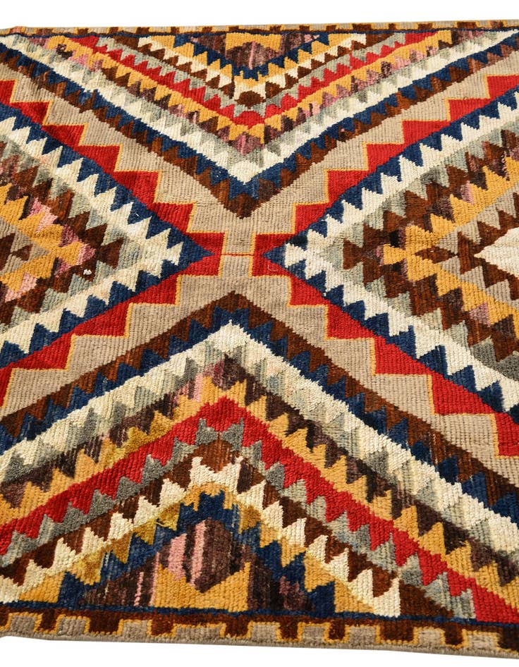 Detail image of  5' 4 x 8'  Hand Knotted Darya Rug