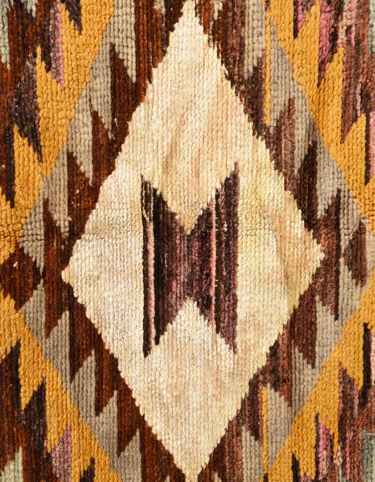 Detail image of  5' 4 x 8'  Hand Knotted Darya Rug