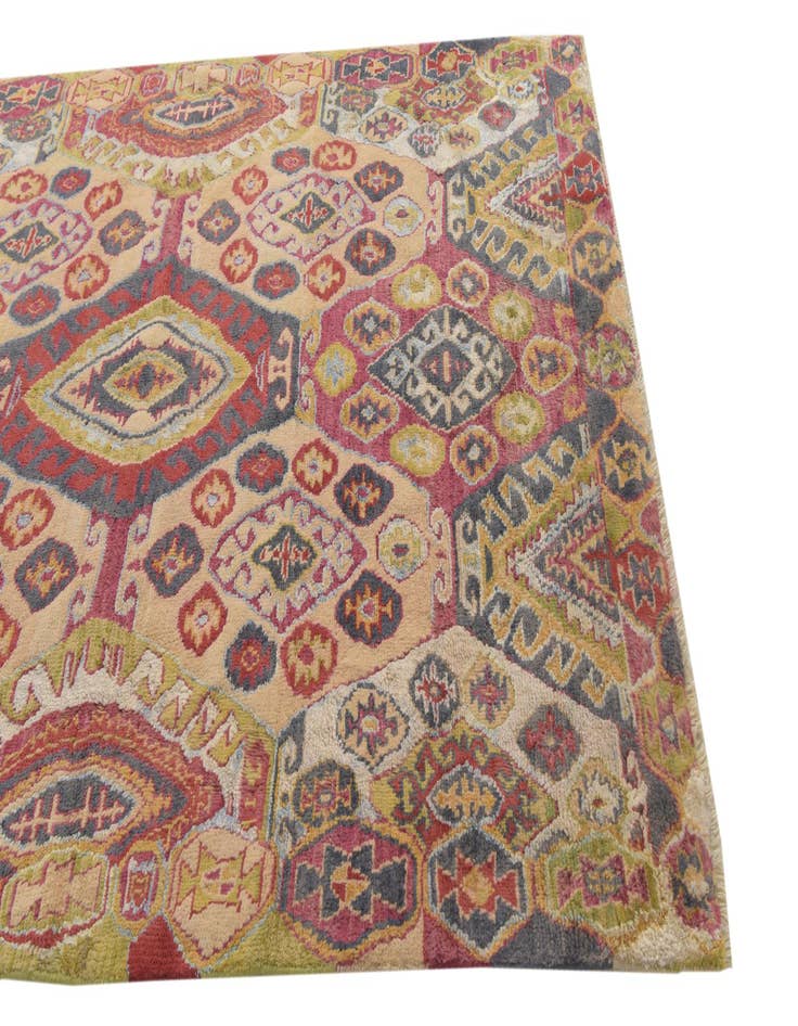 Detail image of  5' 4 x 8'  Hand Knotted Darya Rug