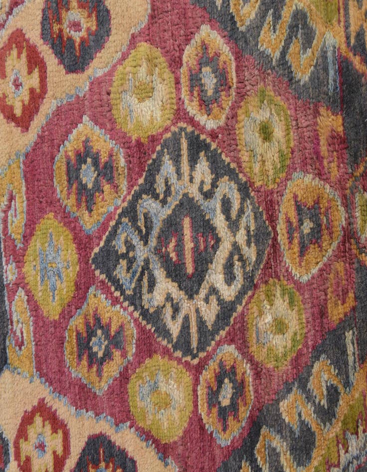 Detail image of  5' 4 x 8'  Hand Knotted Darya Rug