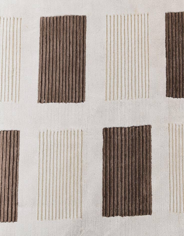 Detail image of  8' 2 x 12'  Hand Knotted Darya Wool Rug