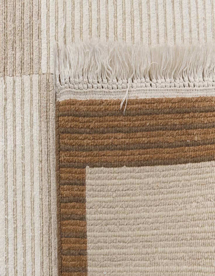 Detail image of  6' 5 x 9' 7  Hand Knotted Darya Wool Rug