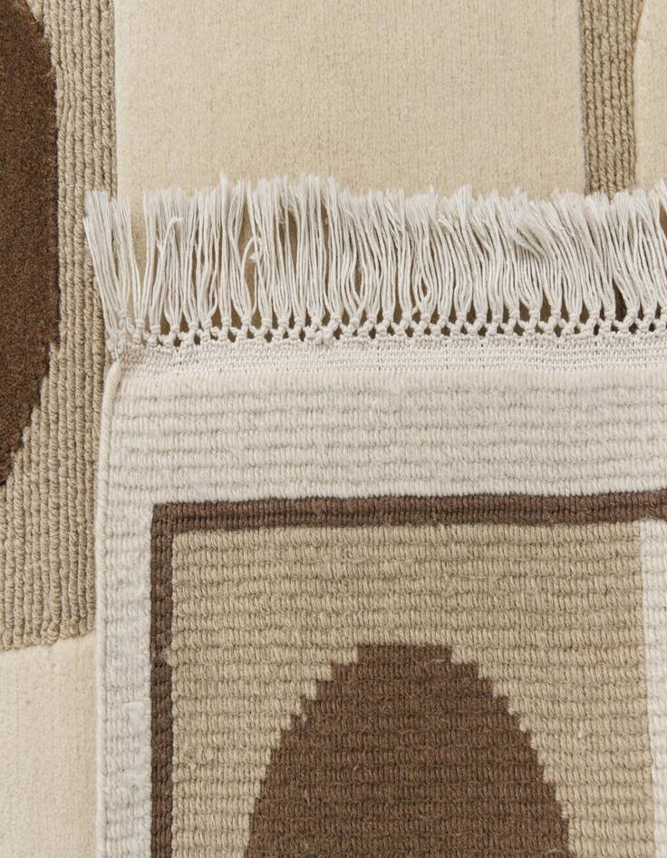 Detail image of  6' 6 x 9' 10  Hand Knotted Darya Wool Rug