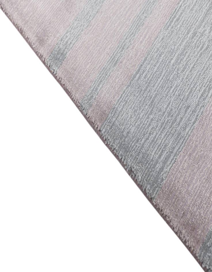 Detail image of  6' 7 x 9' 10  Hand Knotted Darya Wool Rug