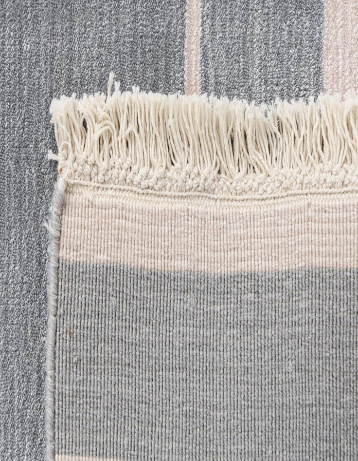 Detail image of  6' 7 x 9' 10  Hand Knotted Darya Wool Rug