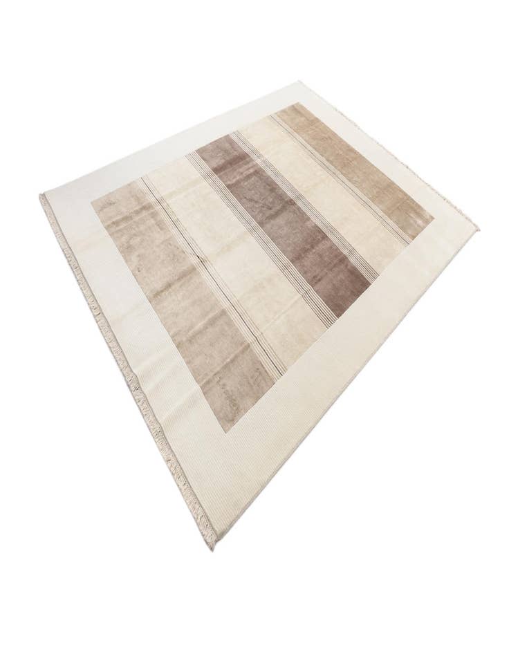 Detail image of  6' 10 x 9' 5  Hand Knotted Darya Wool Rug