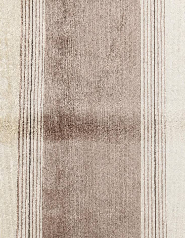 Detail image of  6' 10 x 9' 5  Hand Knotted Darya Wool Rug