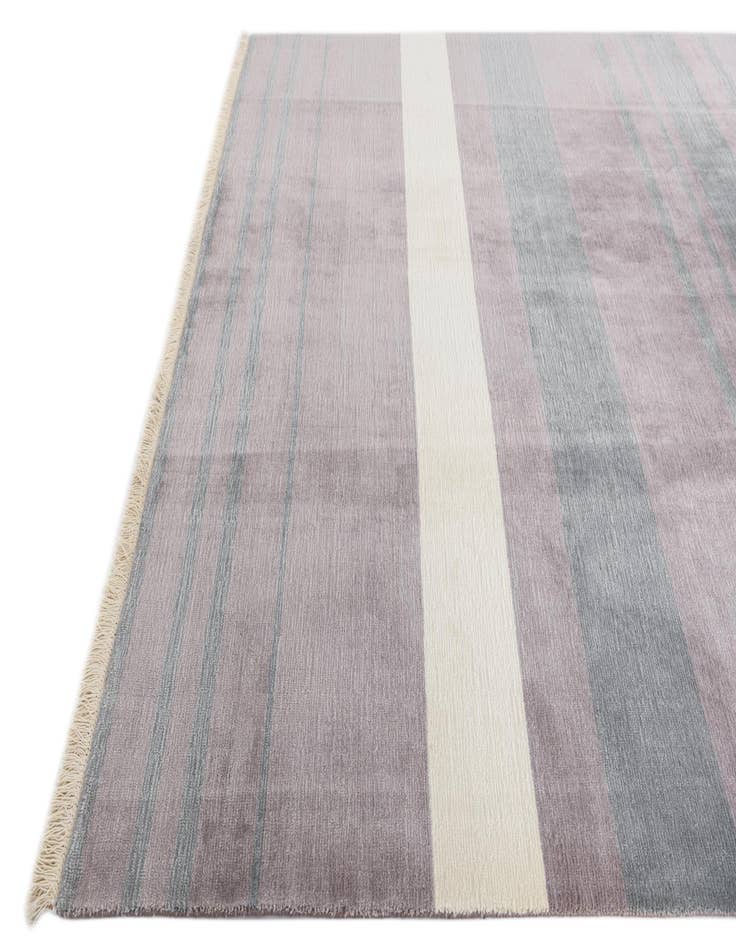 Detail image of  6' 6 x 9' 9  Hand Knotted Darya Wool Rug