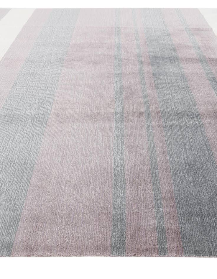 Detail image of  6' 6 x 9' 9  Hand Knotted Darya Wool Rug