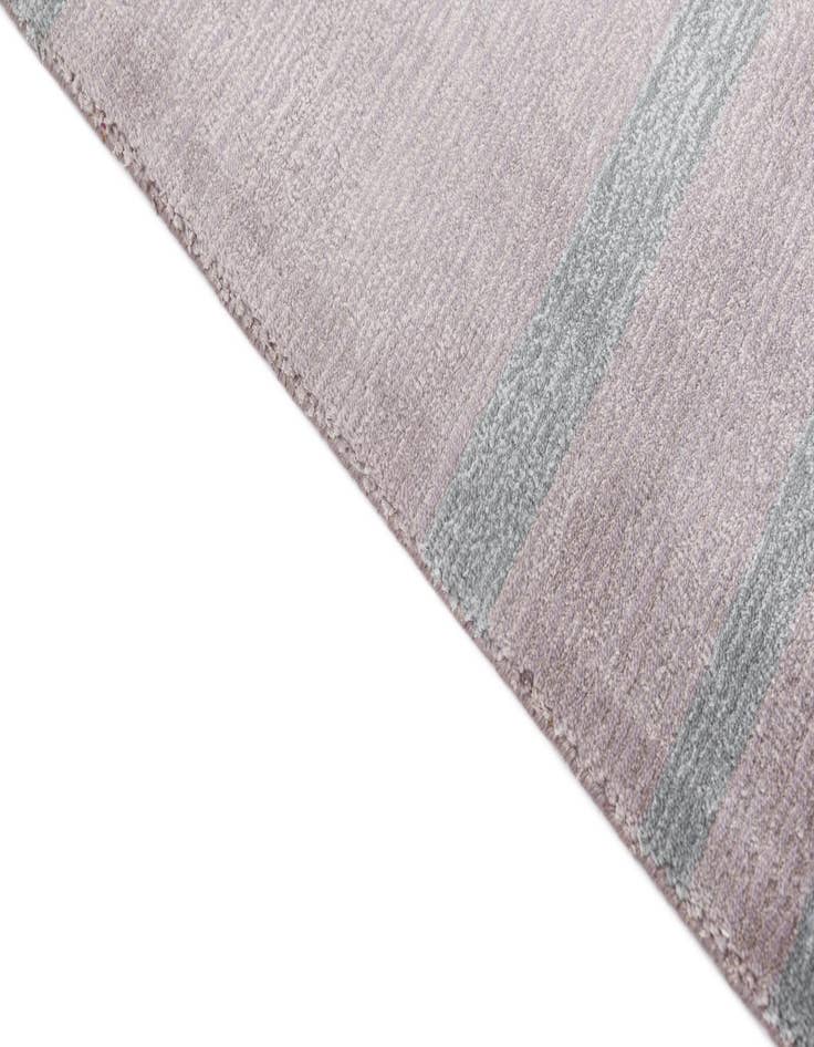 Detail image of  6' 6 x 9' 9  Hand Knotted Darya Wool Rug