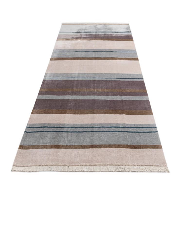 Detail image of  6' 6 x 9' 9  Hand Knotted Darya Wool Rug