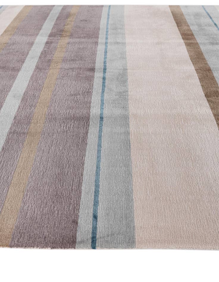 Detail image of  6' 6 x 9' 9  Hand Knotted Darya Wool Rug