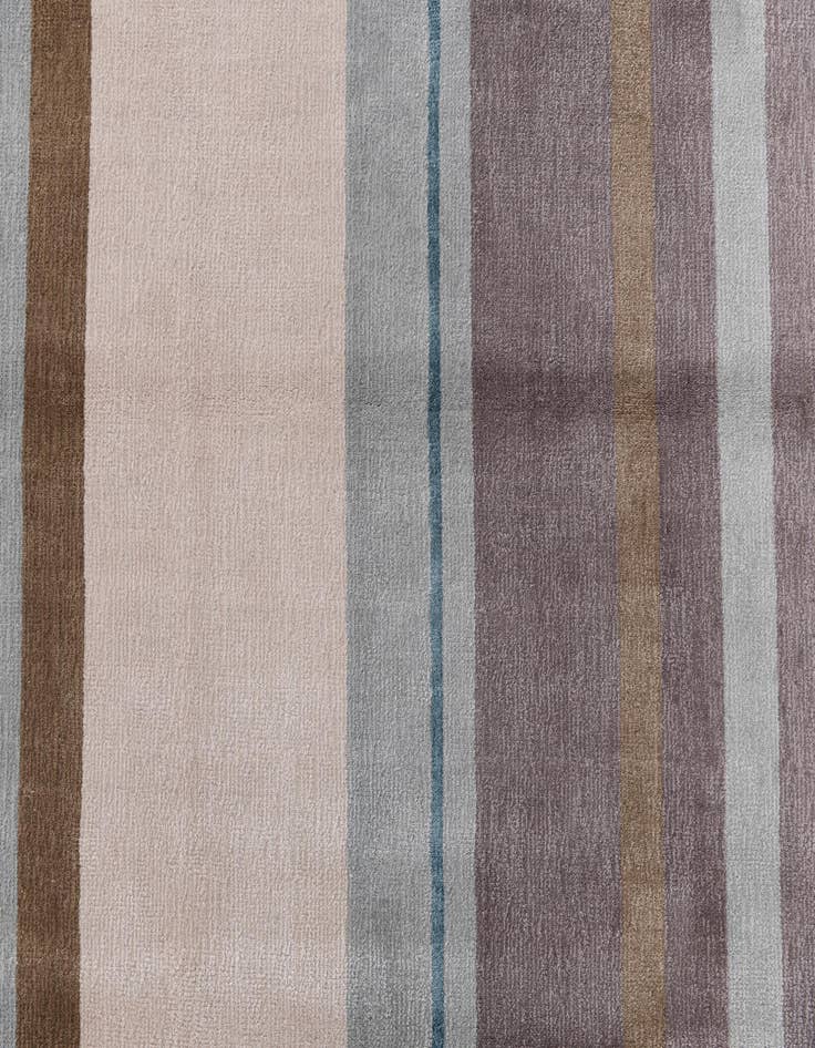 Detail image of  6' 6 x 9' 9  Hand Knotted Darya Wool Rug