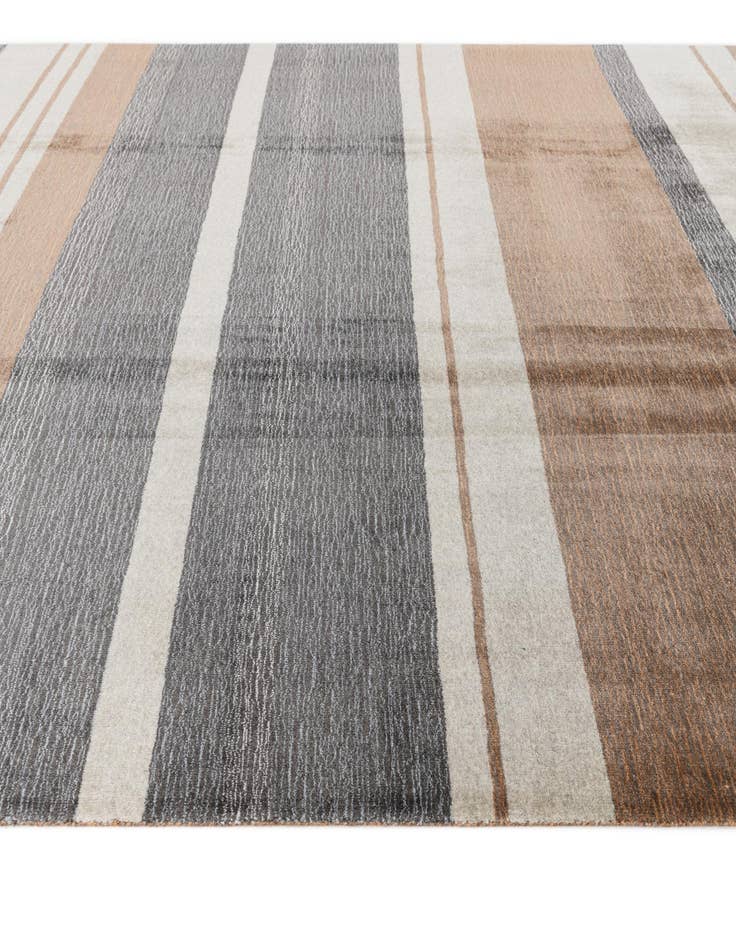 Detail image of  6' 6 x 9' 9  Hand Knotted Darya Wool Rug