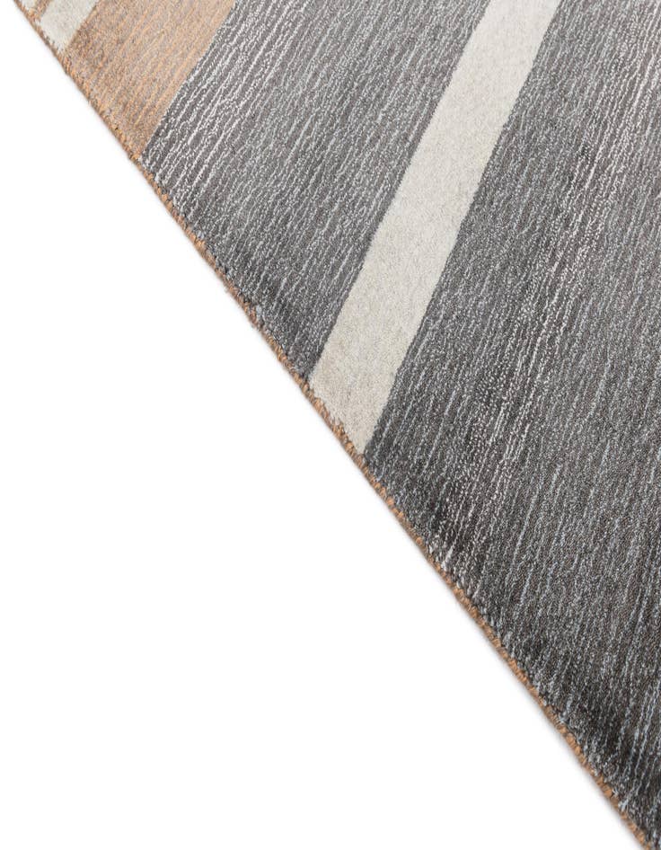 Detail image of  6' 6 x 9' 9  Hand Knotted Darya Wool Rug