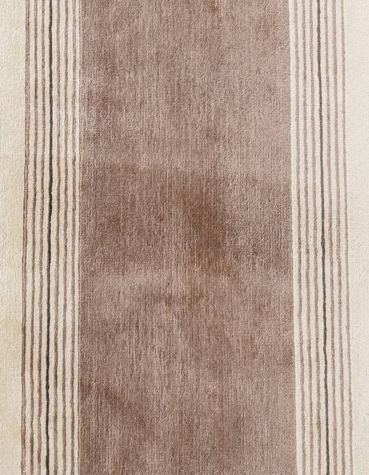 Detail image of  6' 10 x 9' 6  Hand Knotted Darya Wool Rug