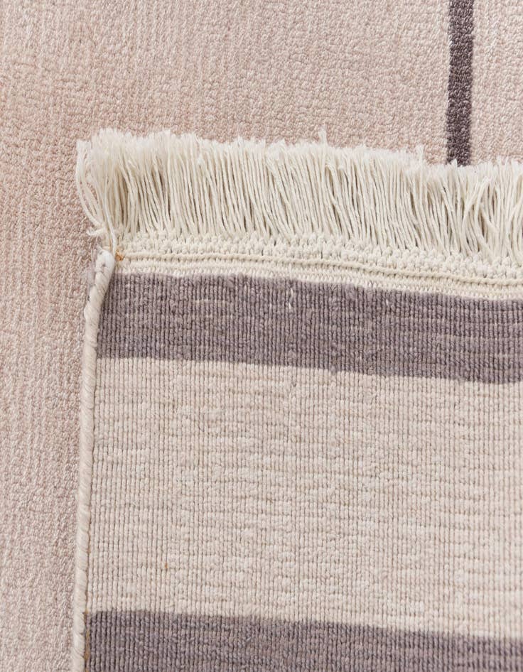 Detail image of  6' 7 x 9' 9  Hand Knotted Darya Wool Rug