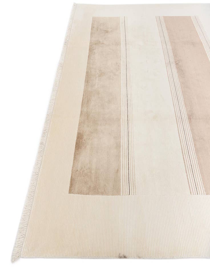 Detail image of  6' 9 x 9' 5  Hand Knotted Darya Wool Rug