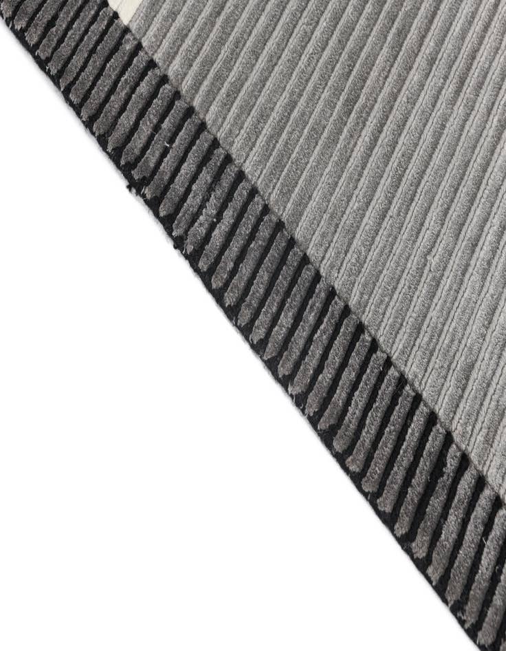 Detail image of  6' 6 x 9' 11  Hand Knotted Darya Wool Rug