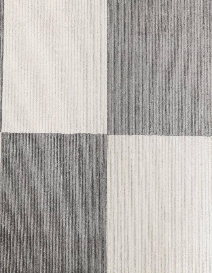 Detail image of  6' 6 x 9' 11  Hand Knotted Darya Wool Rug