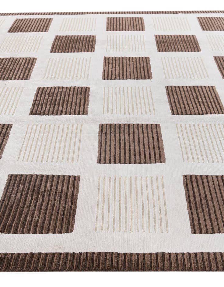 Detail image of  6' 7 x 10'  Hand Knotted Darya Wool Rug