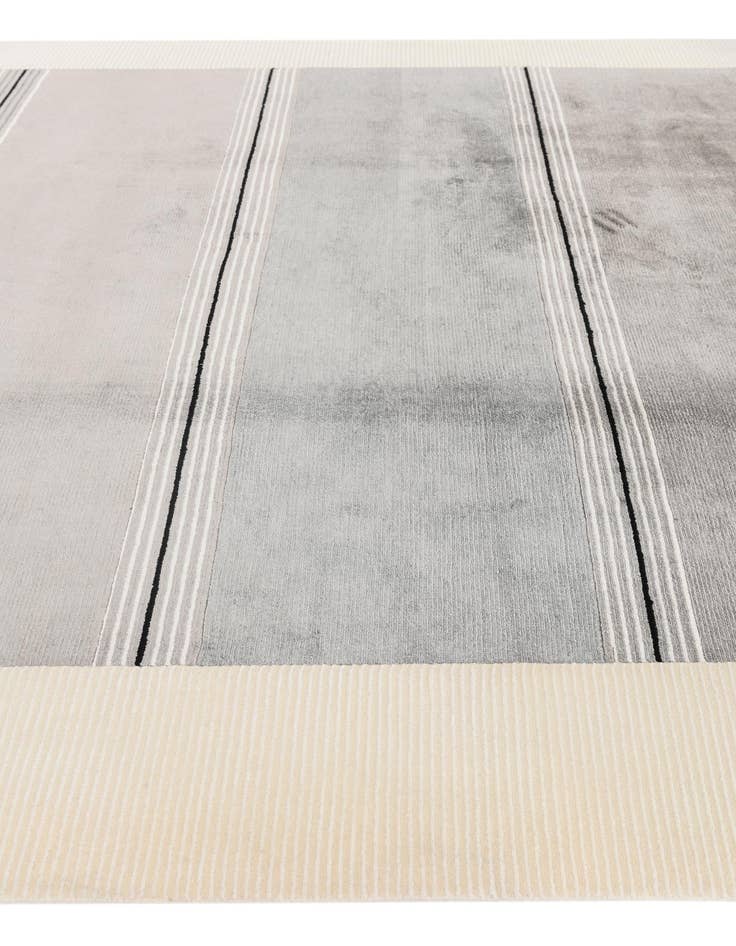 Detail image of  6' 11 x 9' 4  Hand Knotted Darya Wool Rug