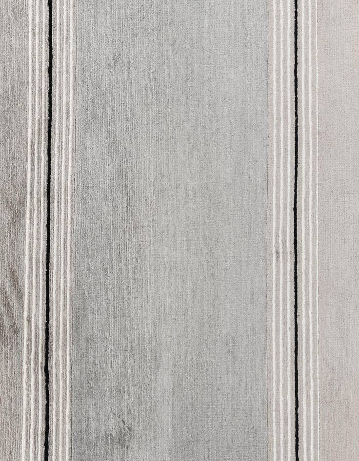 Detail image of  6' 11 x 9' 4  Hand Knotted Darya Wool Rug