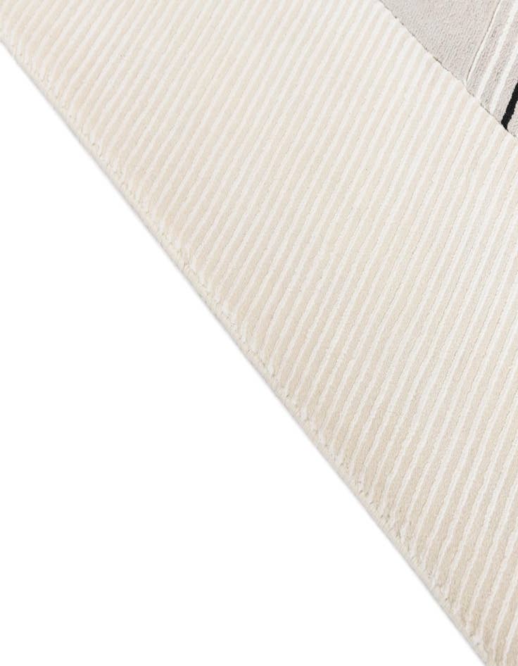 Detail image of  6' 10 x 9' 9  Hand Knotted Darya Wool Rug