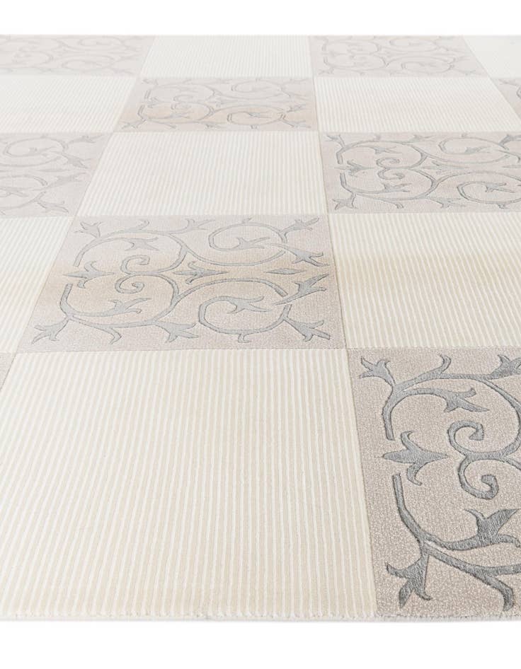 Detail image of  6' 7 x 9' 10  Hand Knotted Darya Wool Rug