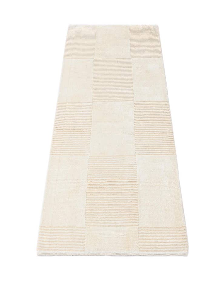 Detail image of  2' 11 x 4' 7  Hand Knotted Darya Wool Rug