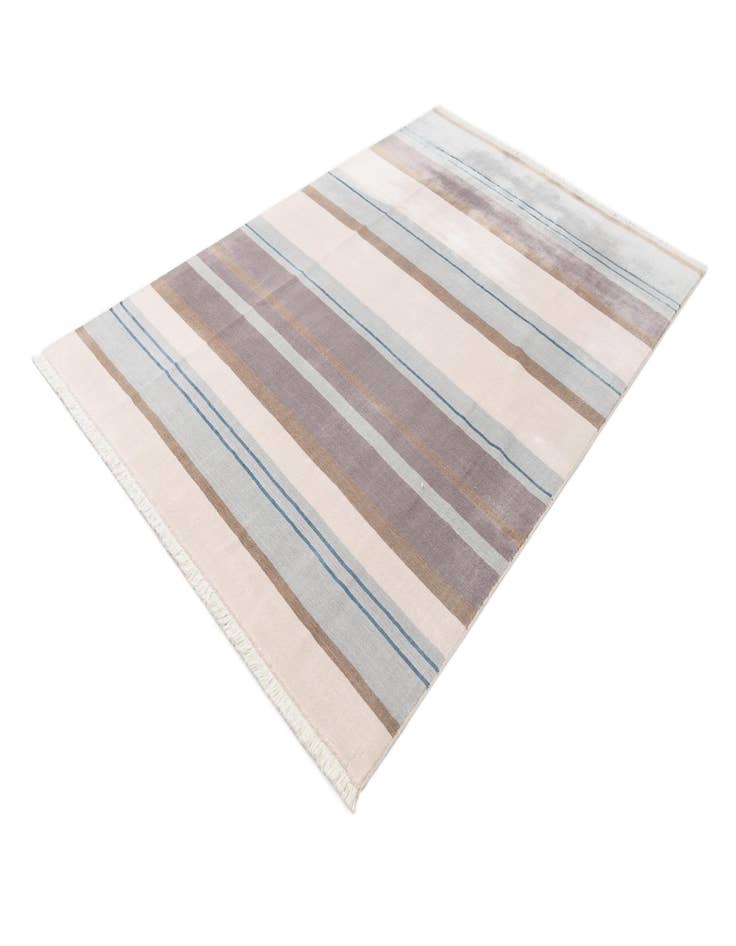 Detail image of  6' 6 x 9' 8  Hand Knotted Darya Wool Rug