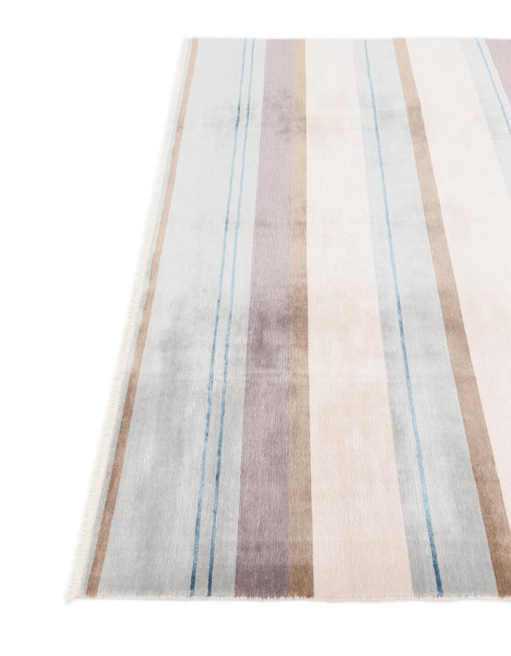 Detail image of  6' 6 x 9' 8  Hand Knotted Darya Wool Rug