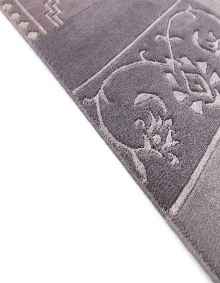 Detail image of  4' 7 x 6' 9  Hand Knotted Darya Wool Rug