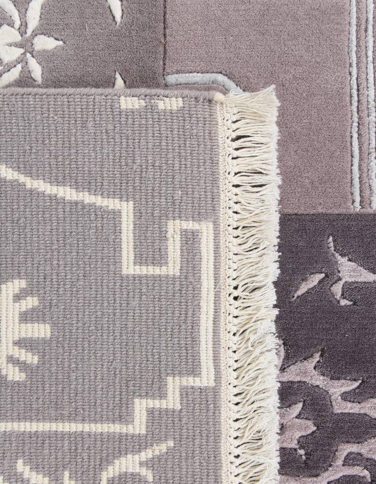 Detail image of  4' 7 x 6' 9  Hand Knotted Darya Wool Rug